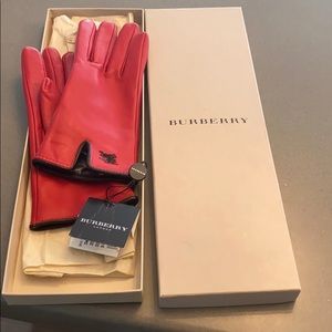 BRAND NEW WITH TAGS Burberry gloves (best offer)